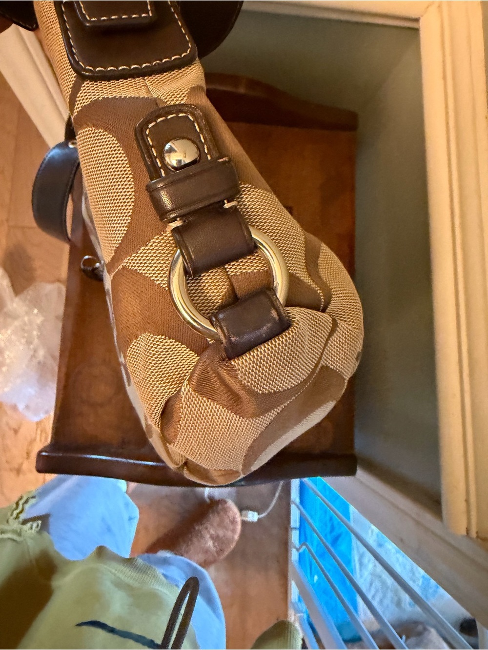 Coach Vintage Crossbody/Shoulder Turnlock - Picture 9 of 10